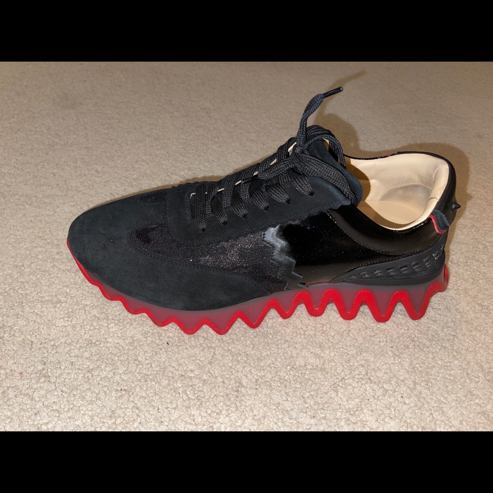 Purchase new from Louboutin store worn 3 times ( 💯 authentic )